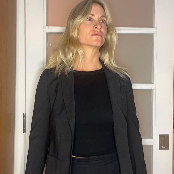 Aritzia Talula black blazer, size 6 - Picture 6 of 6
